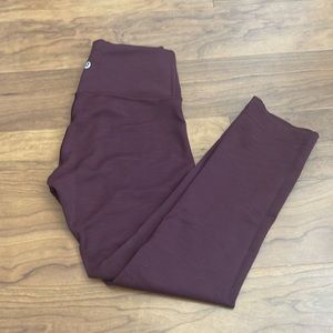Lululemon size 4 wonder train cropped tight.